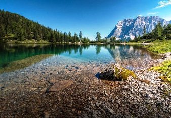 Seebensee mit Zugspitze im Hintergrund