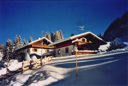 Gstehaus Steinkarblick Winter - Berwang Rinnen Tirol Ferienwohnung Zimmer Apartment